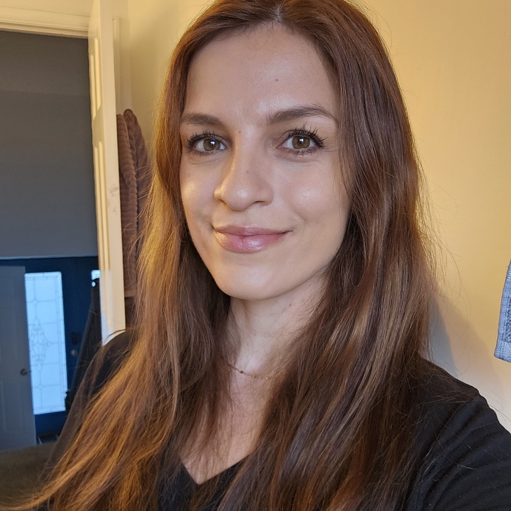 Meet your Posher, Simona